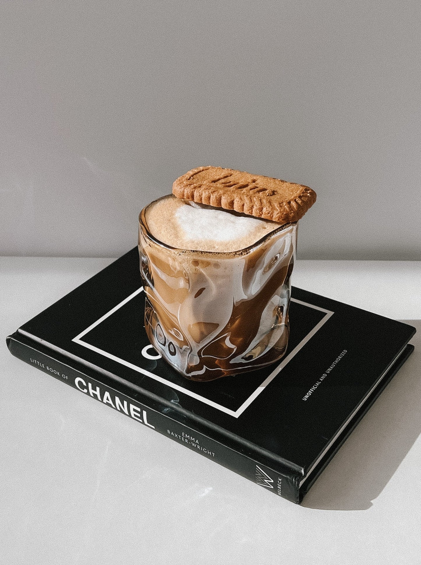 Wavy Glass Milky | 200ml